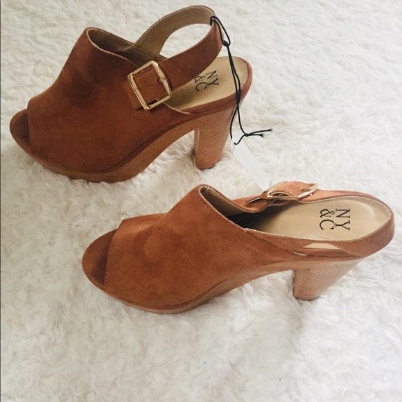 NYC NWT Tan Suede Peep Toe Heeled Clogs Size 8 - Picture 4 of 14